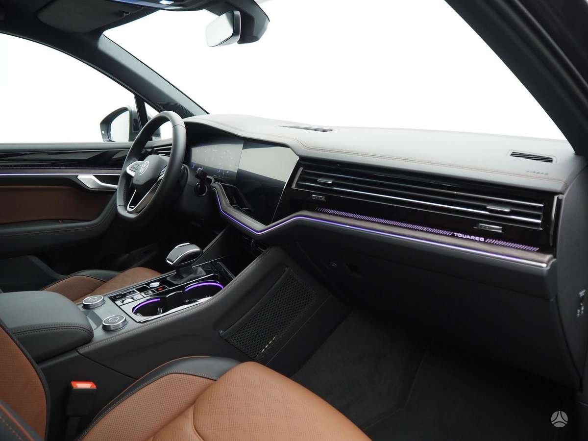 Volkswagen Touareg - 12