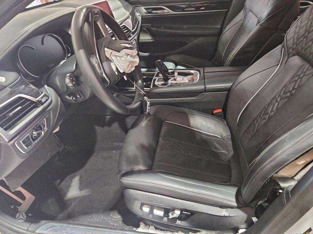 BMW 750