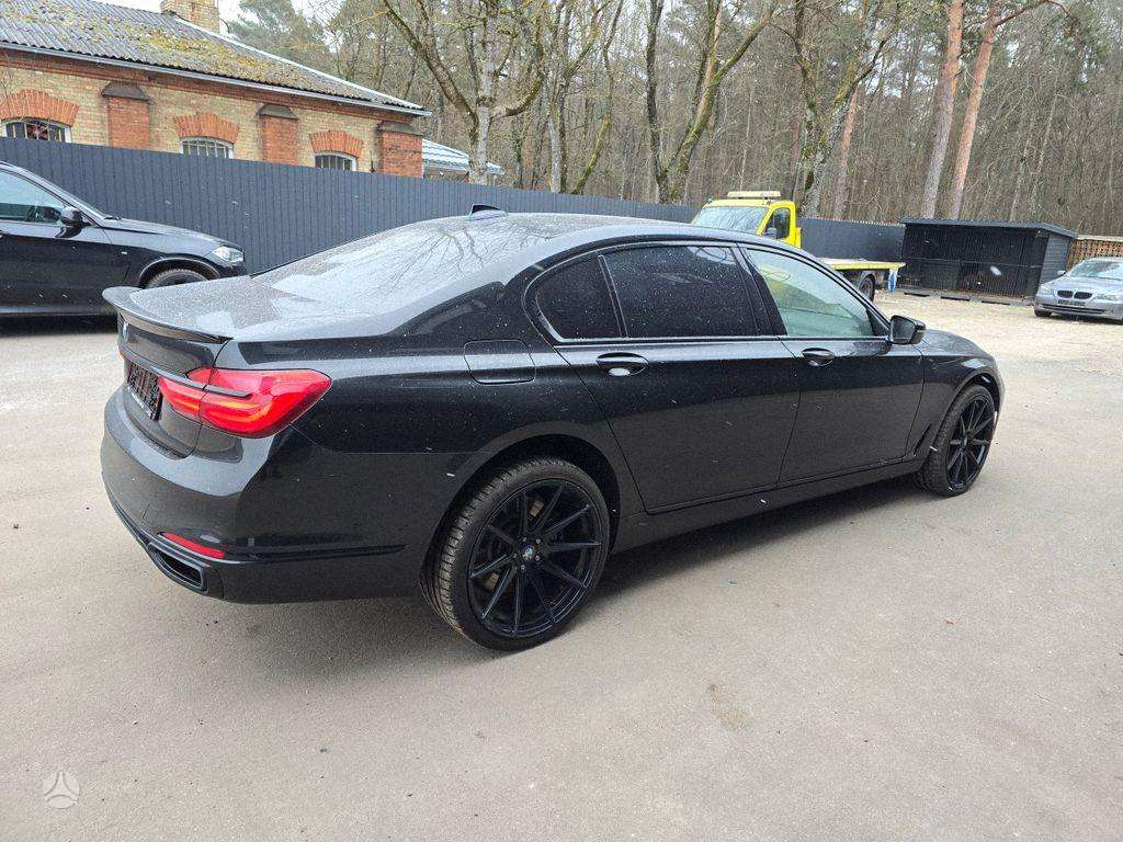 BMW 750