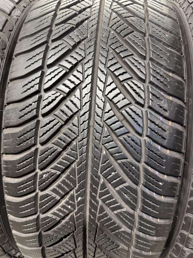 Goodyear Ultragrip 8 performance//MO, winter 245/45 R18