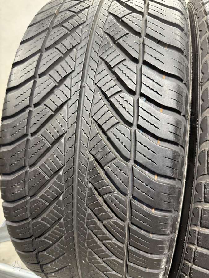 Goodyear Ultragrip 8 performance//MO, winter 245/45 R18