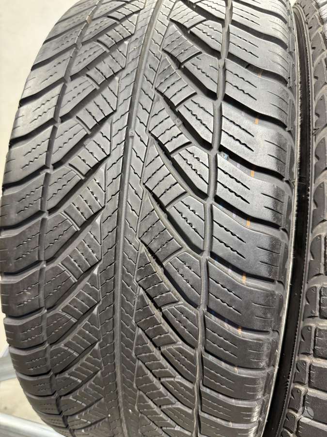 Goodyear Ultragrip 8 performance//MO, žieminės 245/45 R18