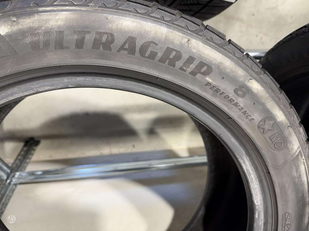 Goodyear Ultragrip 8 performance//MO, winter 245/45 R18