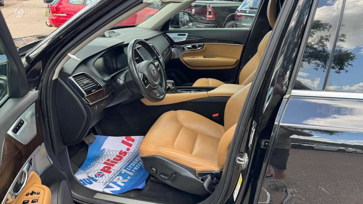 Volvo XC90 - 12