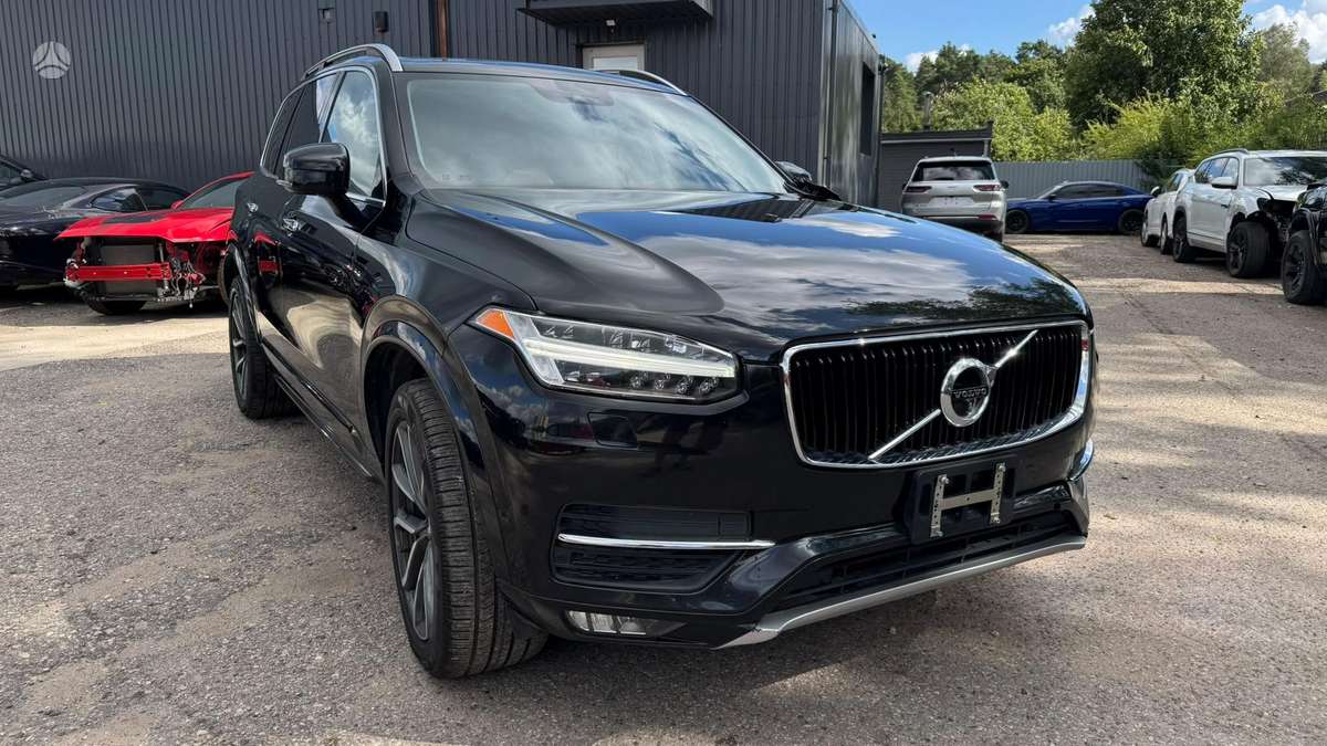 Volvo XC90 - 1