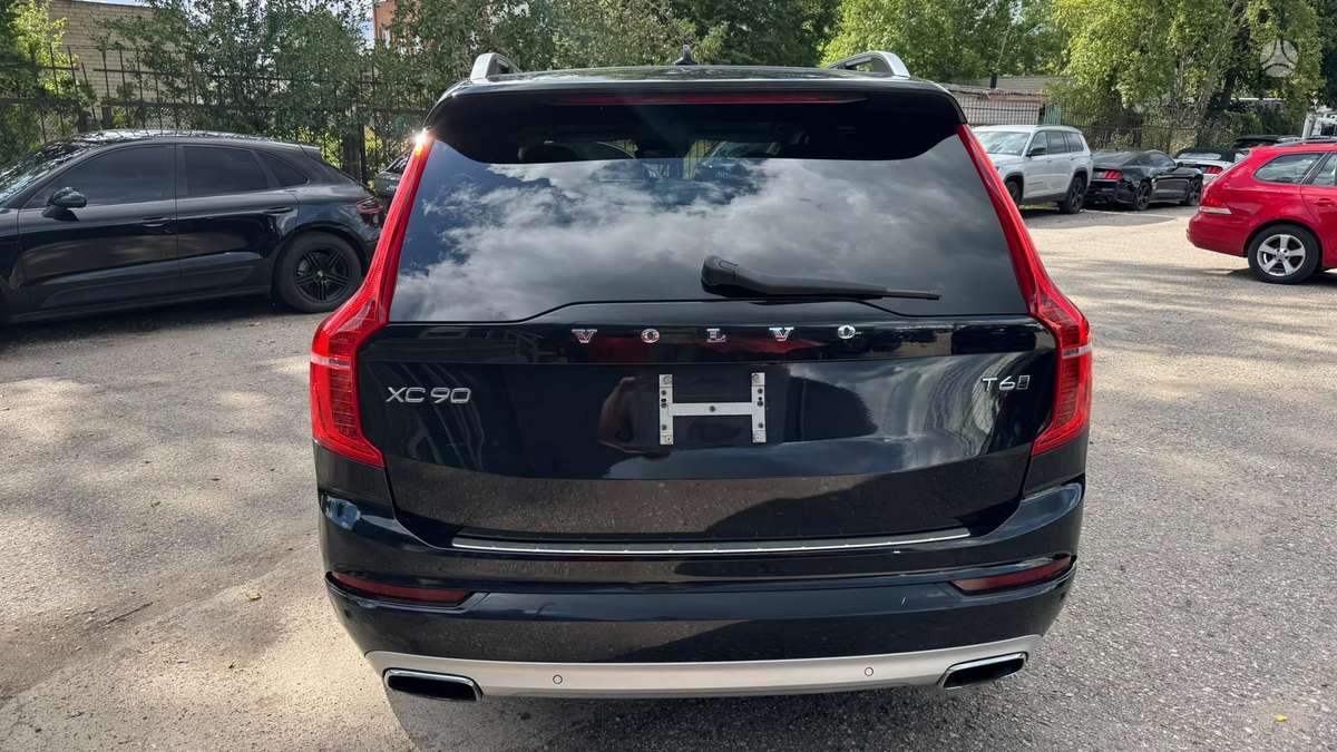Volvo XC90 - 8