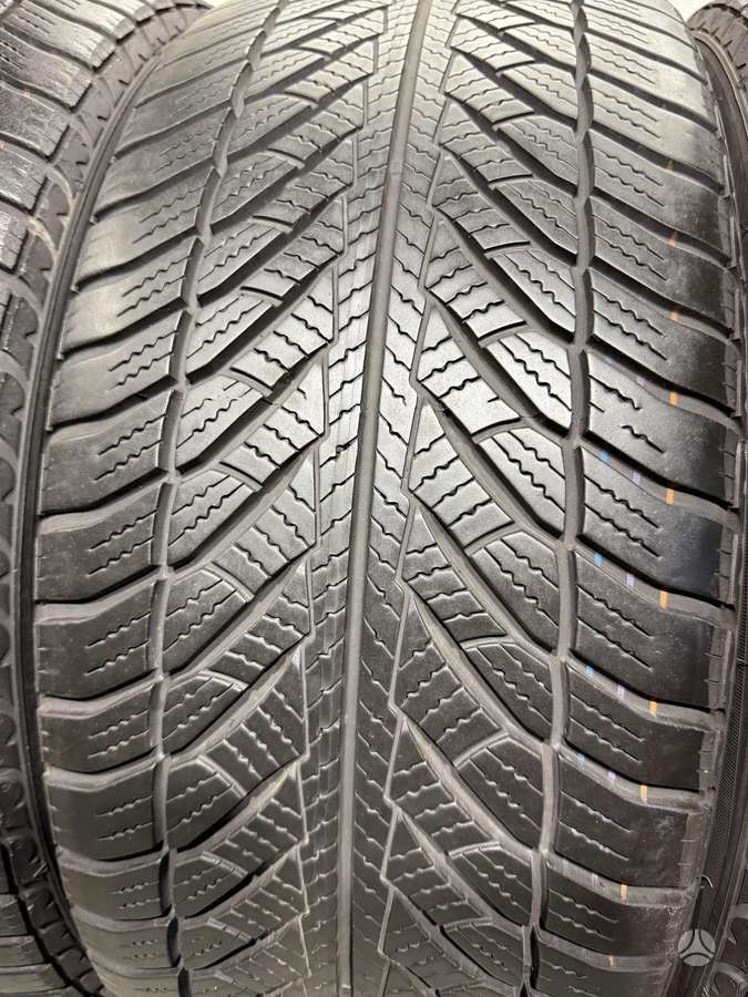 Goodyear Ultragrip 8 performance//MO, winter 245/45 R18