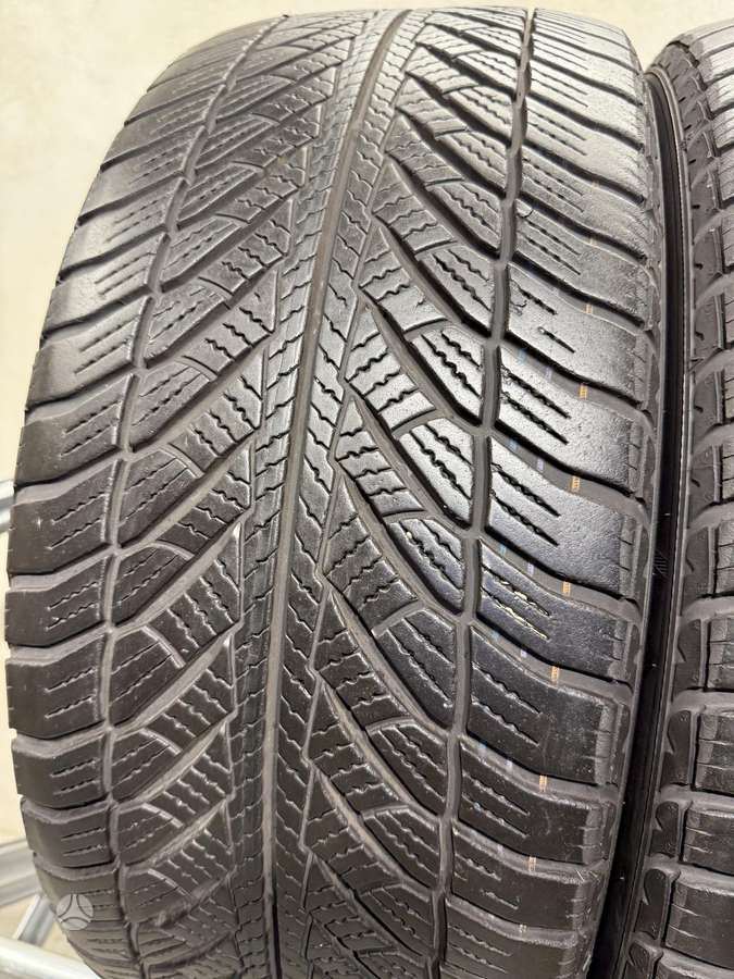 Goodyear Ultragrip 8 performance//MO, winter 245/45 R18