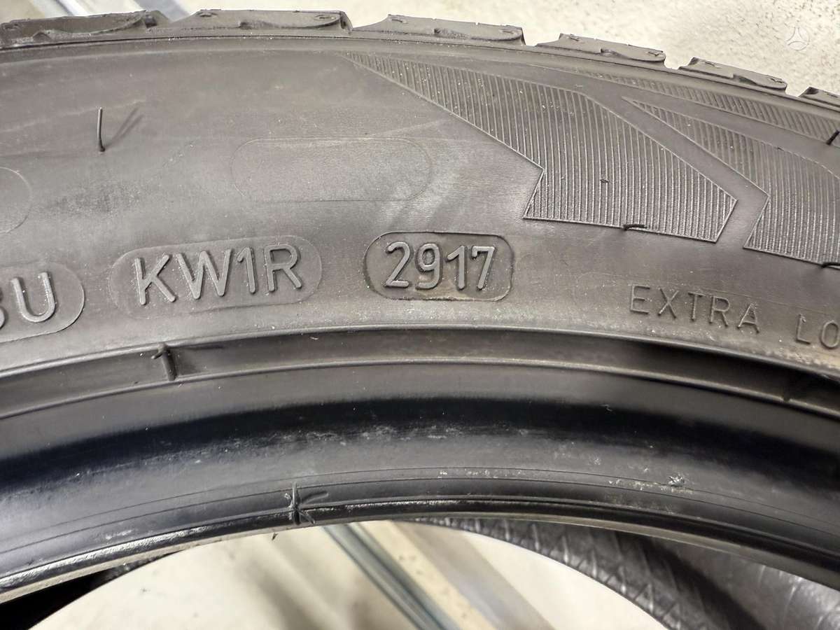 Goodyear Ultragrip 8 performance//MO, winter 245/45 R18