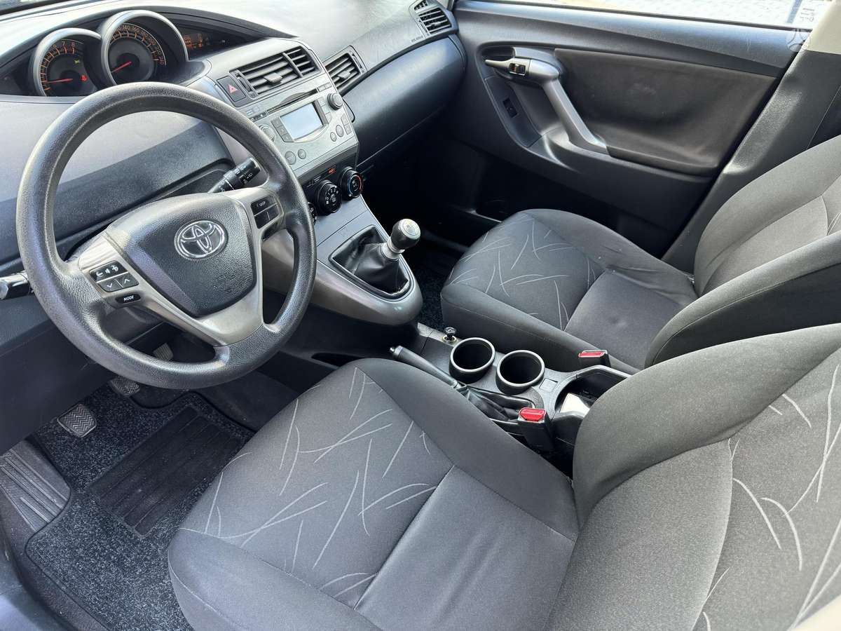 Toyota Verso - 11