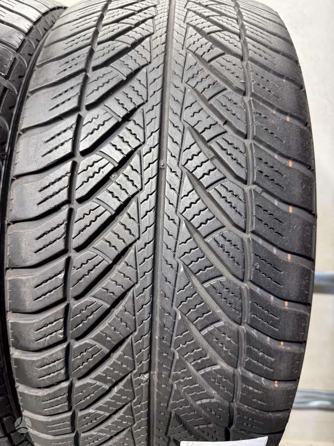 Goodyear Ultragrip 8 performance//Mo, winter 245/45 R18