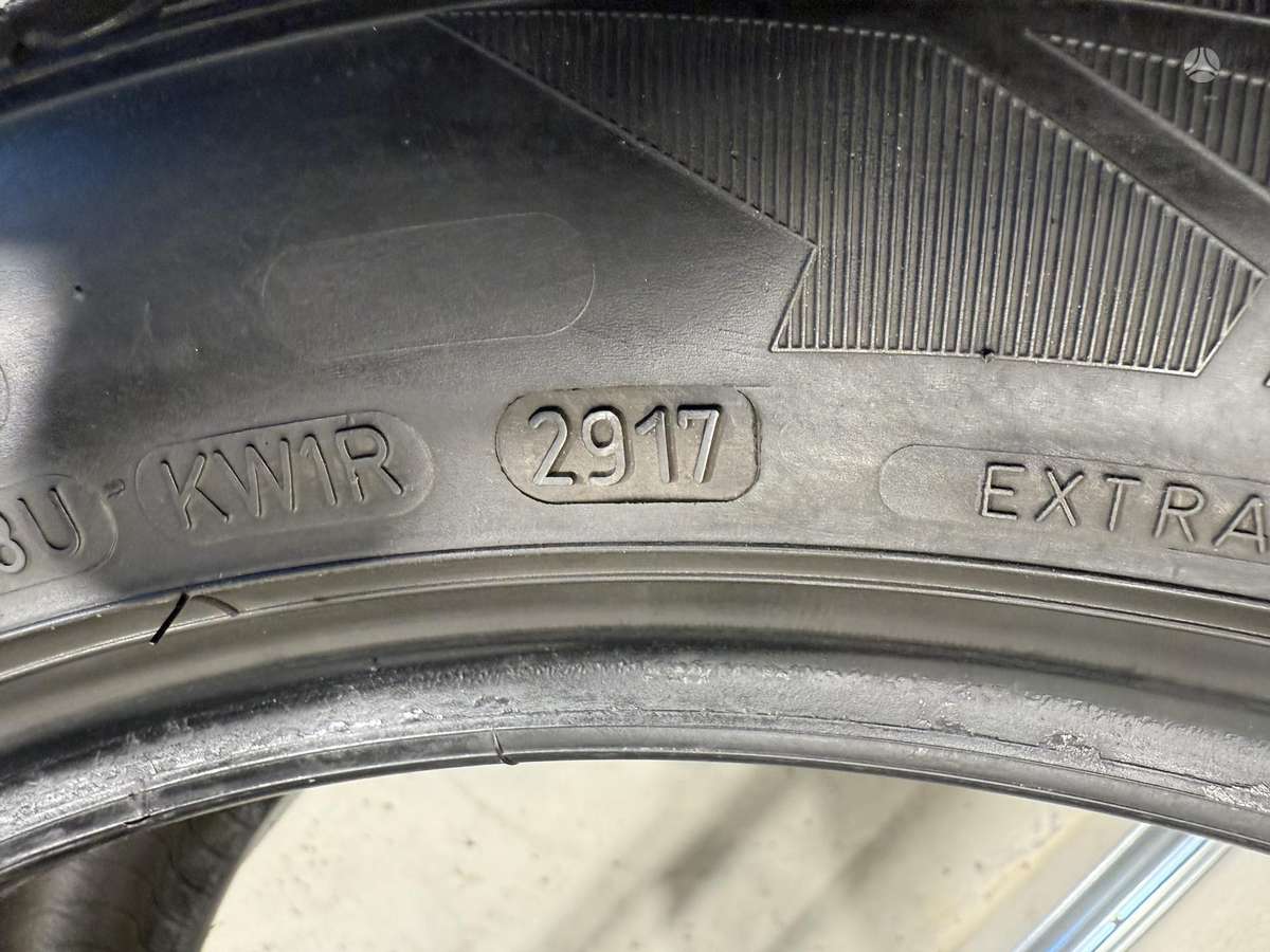 Goodyear Ultragrip 8 performance//Mo, winter 245/45 R18