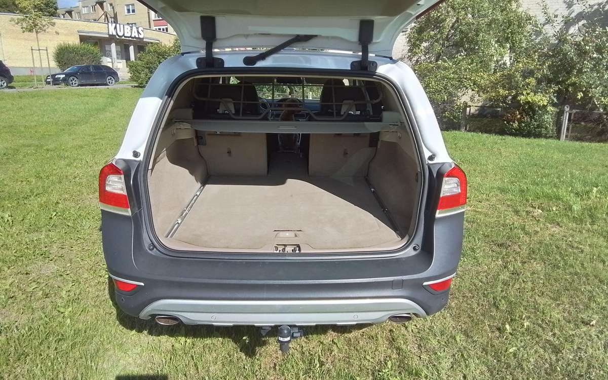 Volvo XC70, 2.4 l., wagon