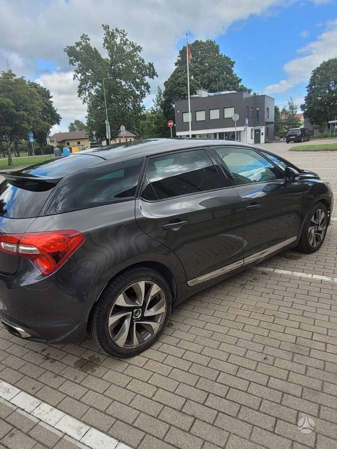 Citroen DS5, 2.0 l., hatchback