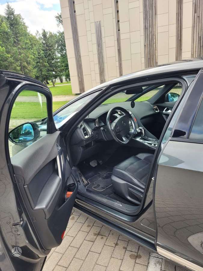 Citroen DS5, 2.0 l., hatchback
