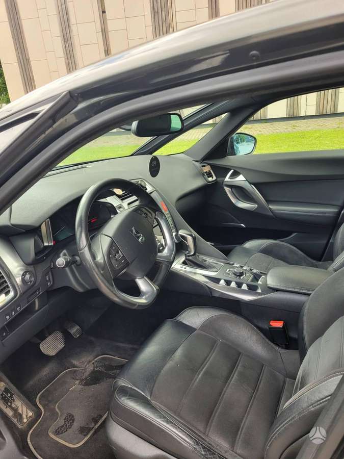 Citroen DS5, 2.0 l., hatchback