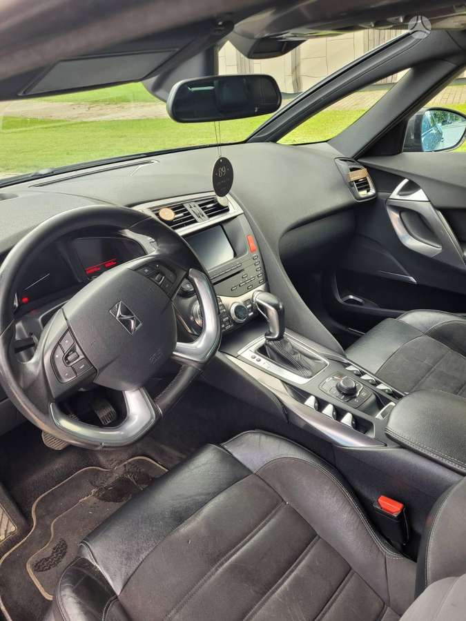 Citroen DS5, 2.0 l., hatchback