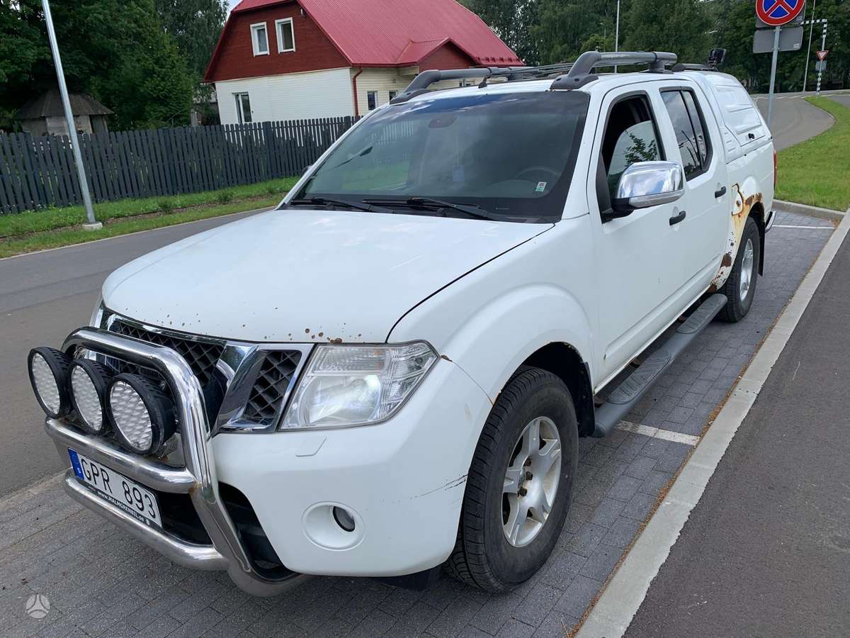 Nissan Navara, 2.5 l., Пикап
