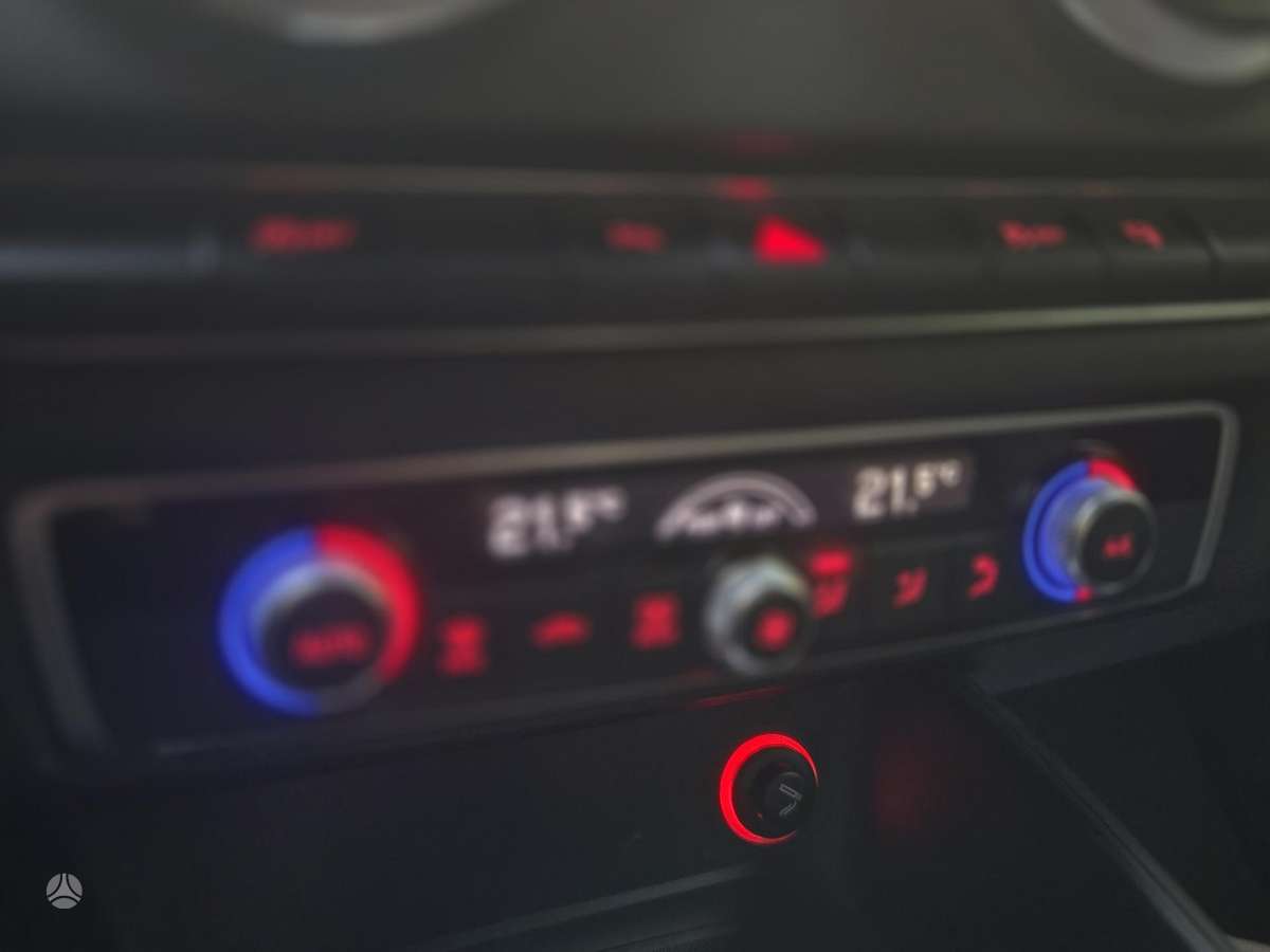 Audi A3, 1.6 l., hatchback