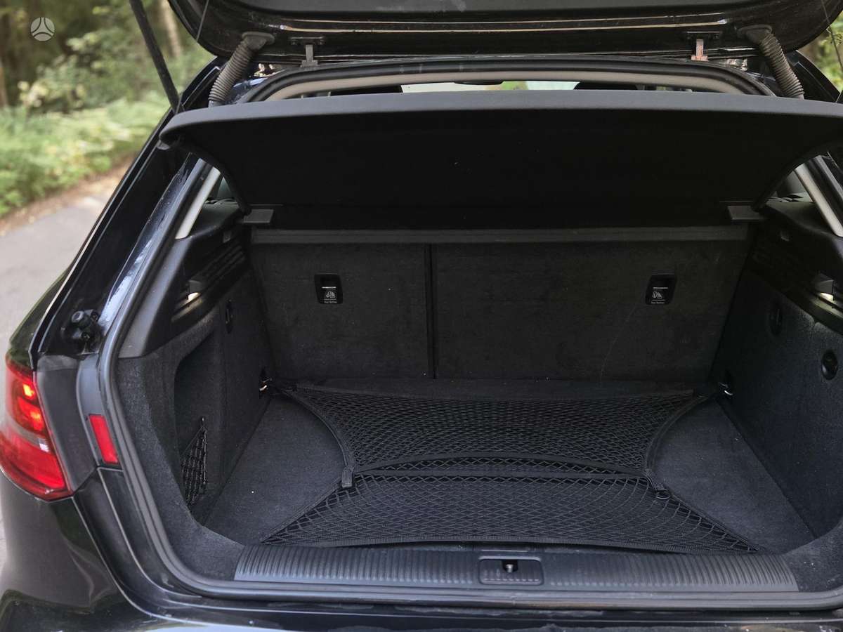 Audi A3, 1.6 l., hatchback