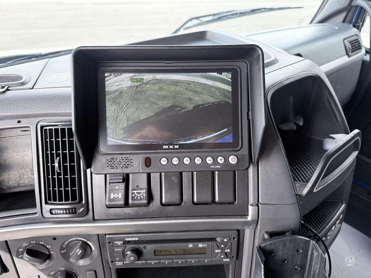 Volvo FM330, dropside with curtains