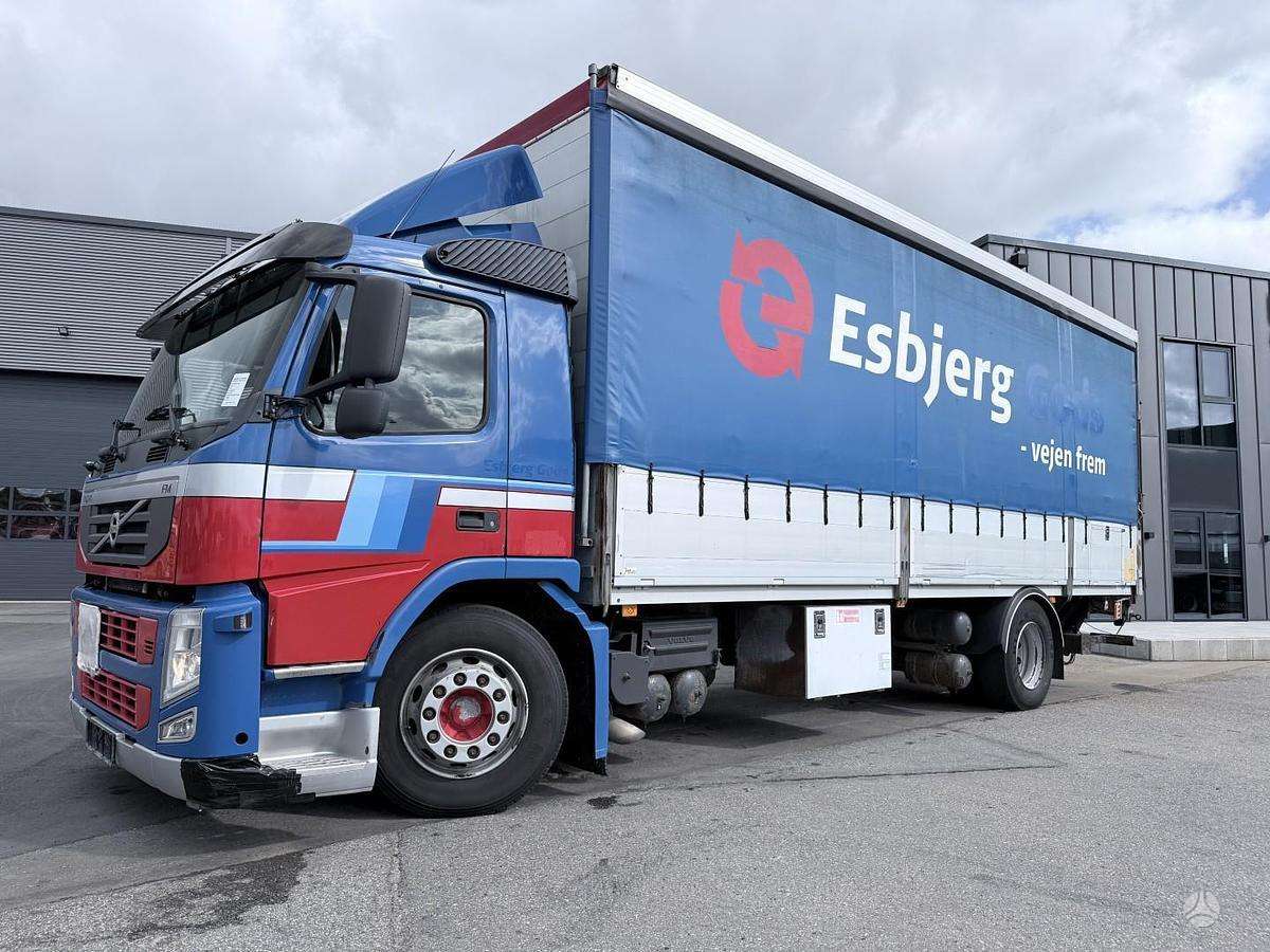 Volvo FM330, dropside with curtains