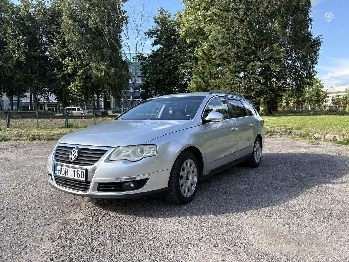 Volkswagen Passat - 1