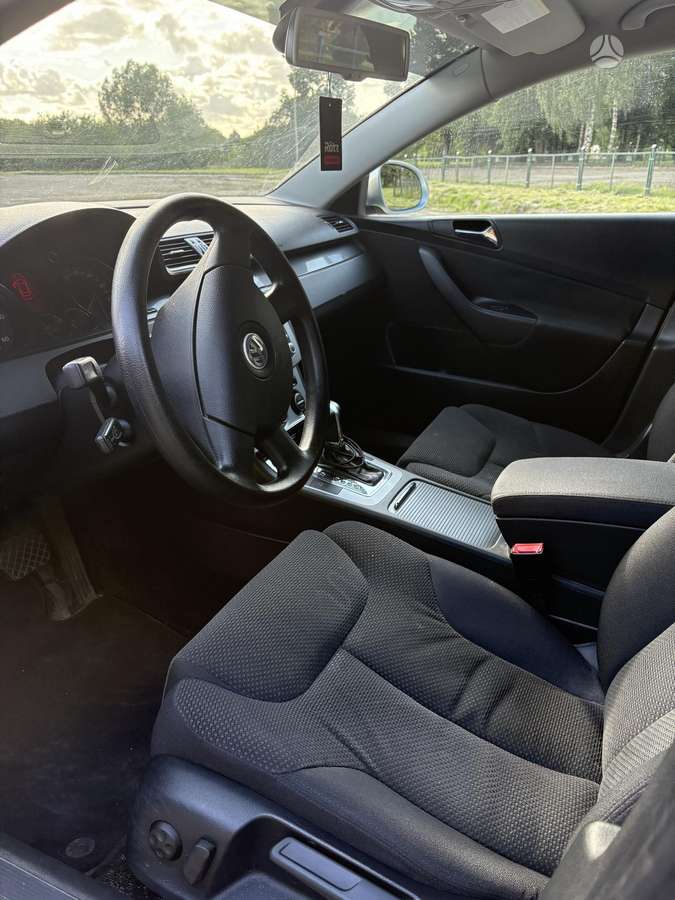 Volkswagen Passat - 10