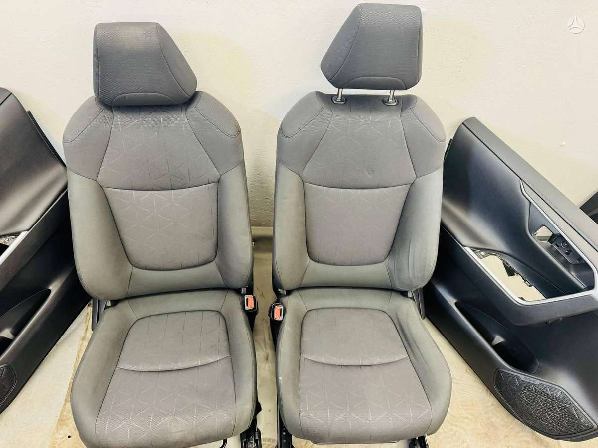 Toyota RAV4 durų apmušalai, sėdynės