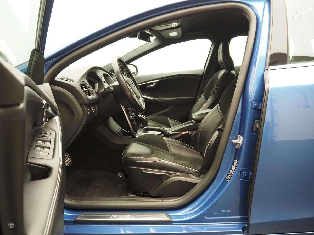 Volvo V40, 2.0 l., Хэтчбек
