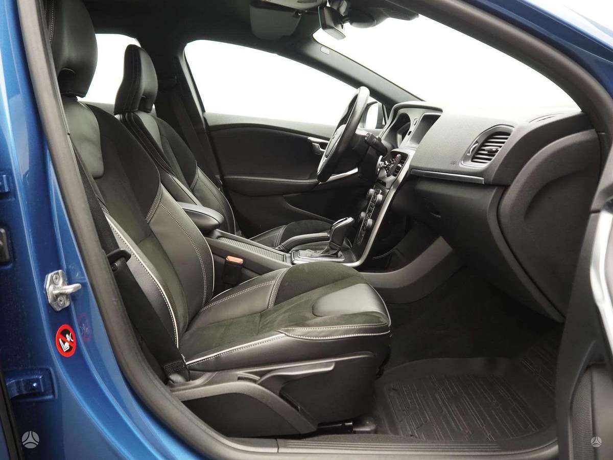 Volvo V40, 2.0 l., Хэтчбек
