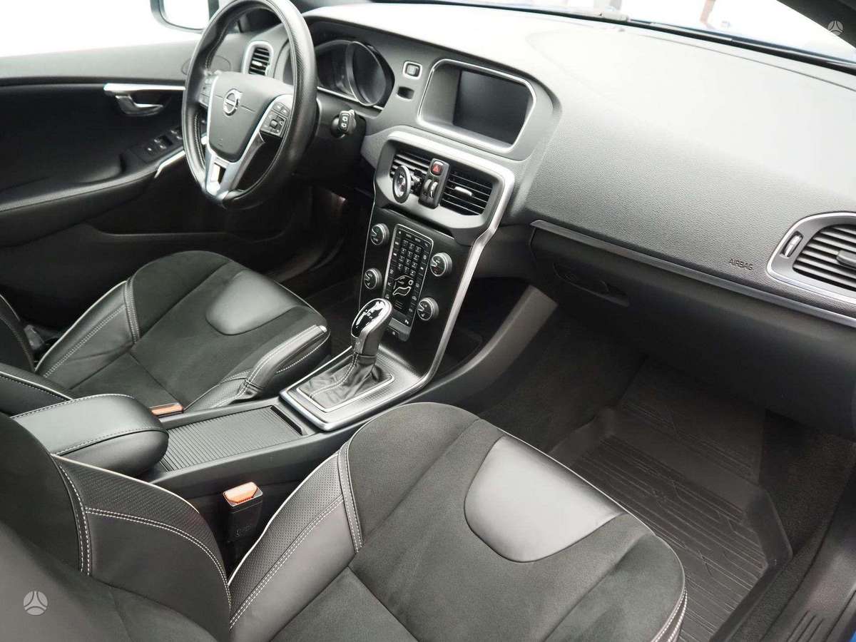 Volvo V40, 2.0 l., Хэтчбек