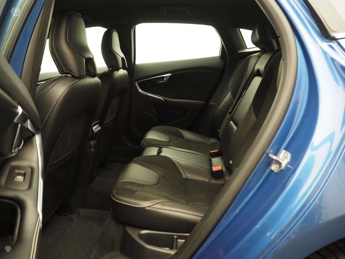 Volvo V40, 2.0 l., Хэтчбек