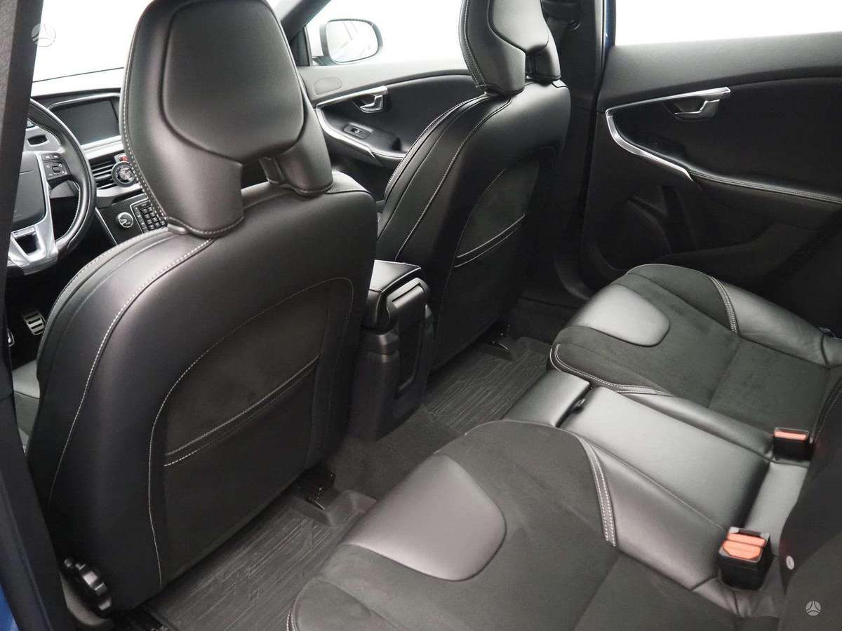 Volvo V40, 2.0 l., Хэтчбек