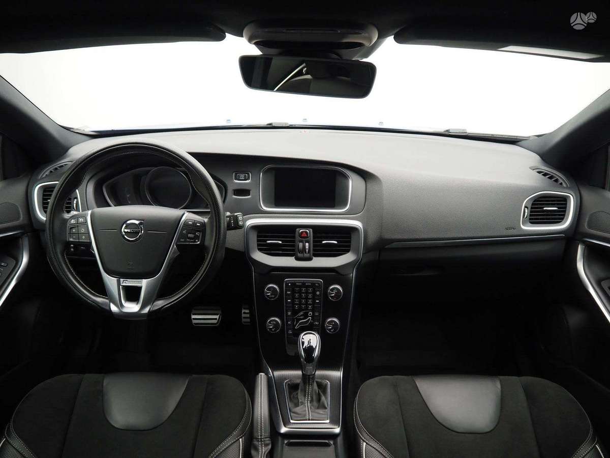 Volvo V40, 2.0 l., Хэтчбек
