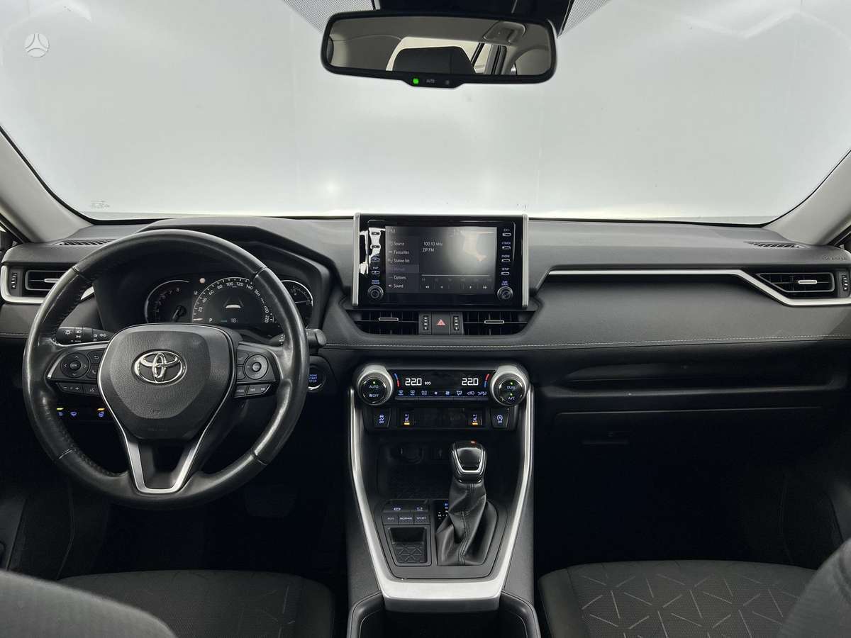 Toyota RAV4 - 8