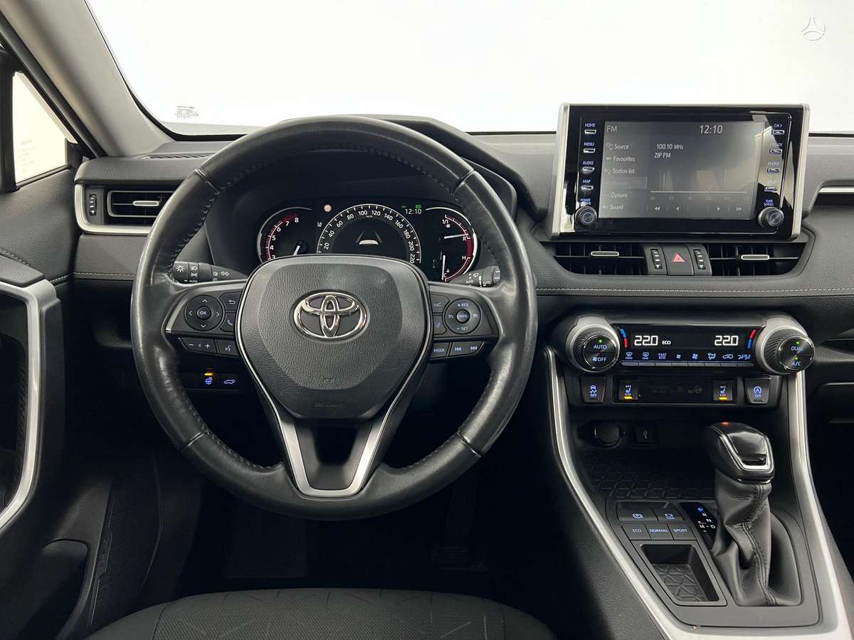 Toyota RAV4 - 9