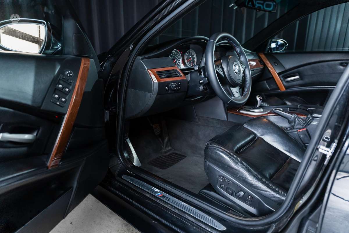 BMW M5, 5.0 l., Седан