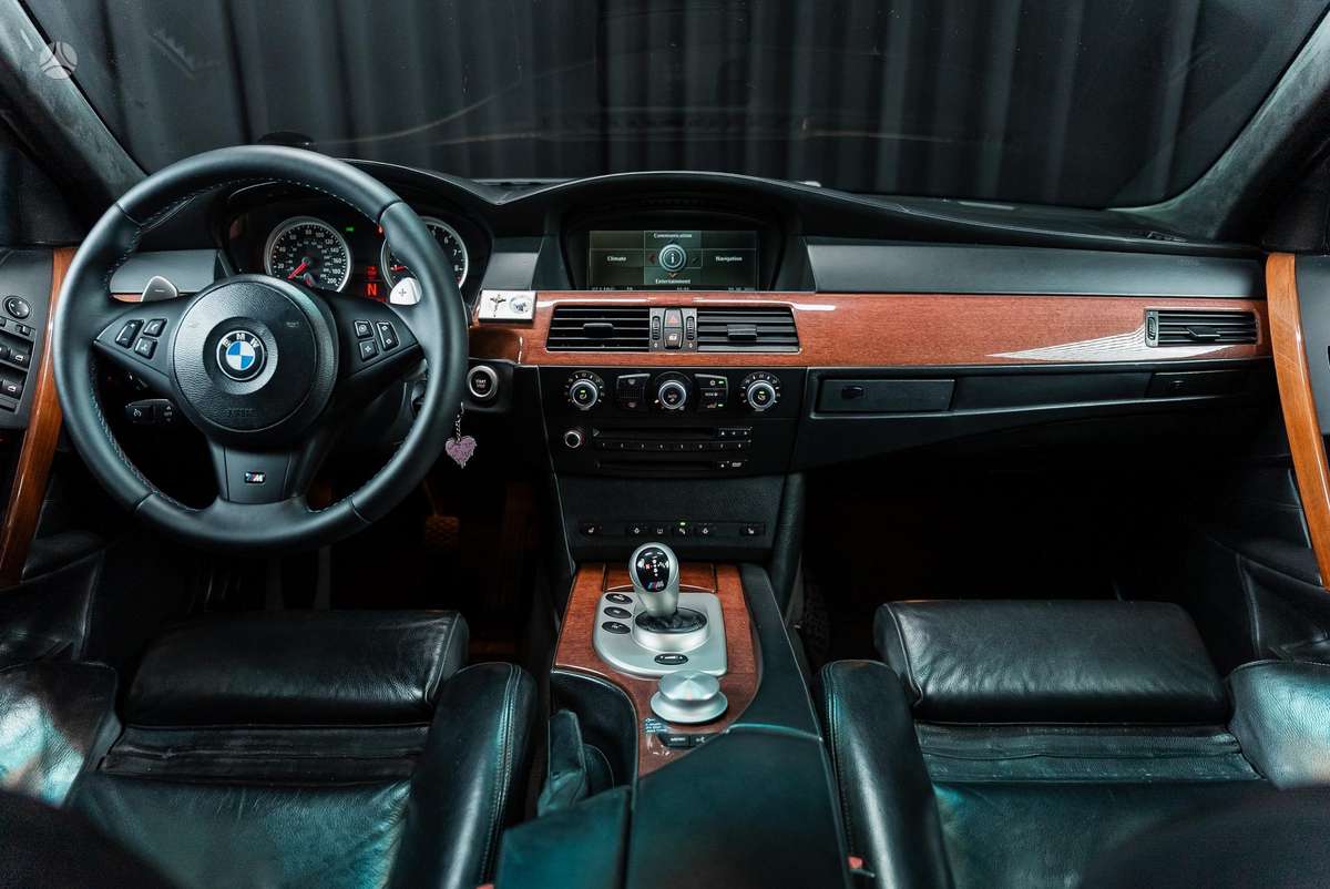 BMW M5, 5.0 l., Седан
