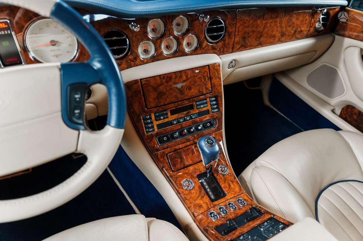 Bentley Arnage, 6.8 l., Седан
