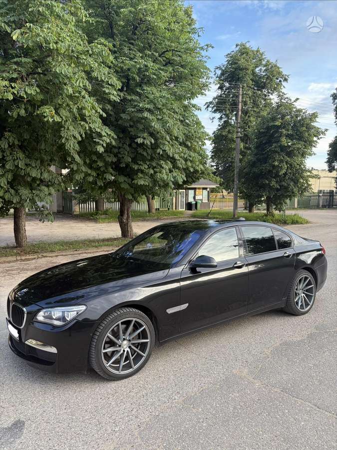 BMW 730, 3.0 l., Седан