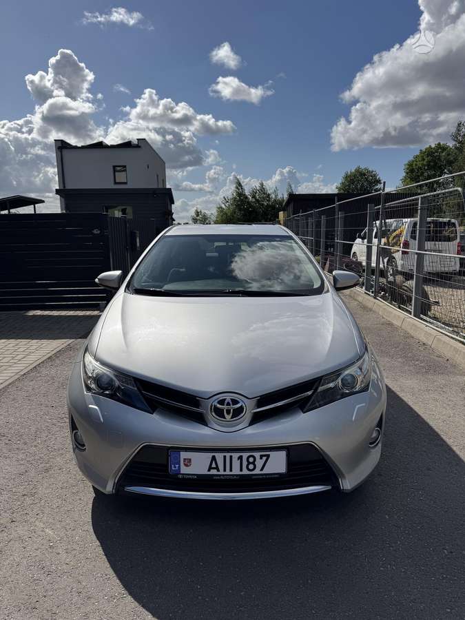 Toyota Auris - 1