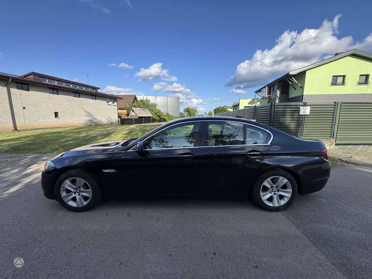 BMW 528, 2.0 l., Седан