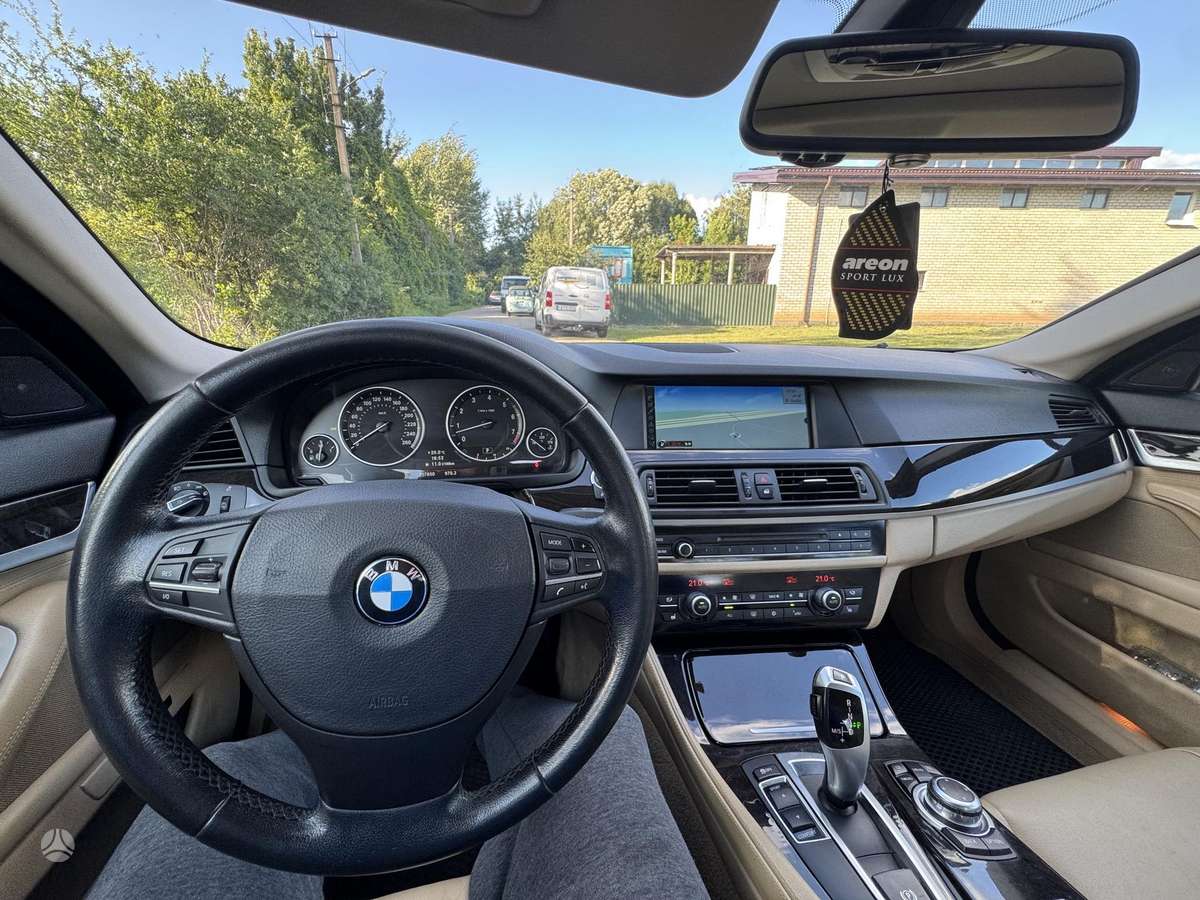 BMW 528, 2.0 l., Седан