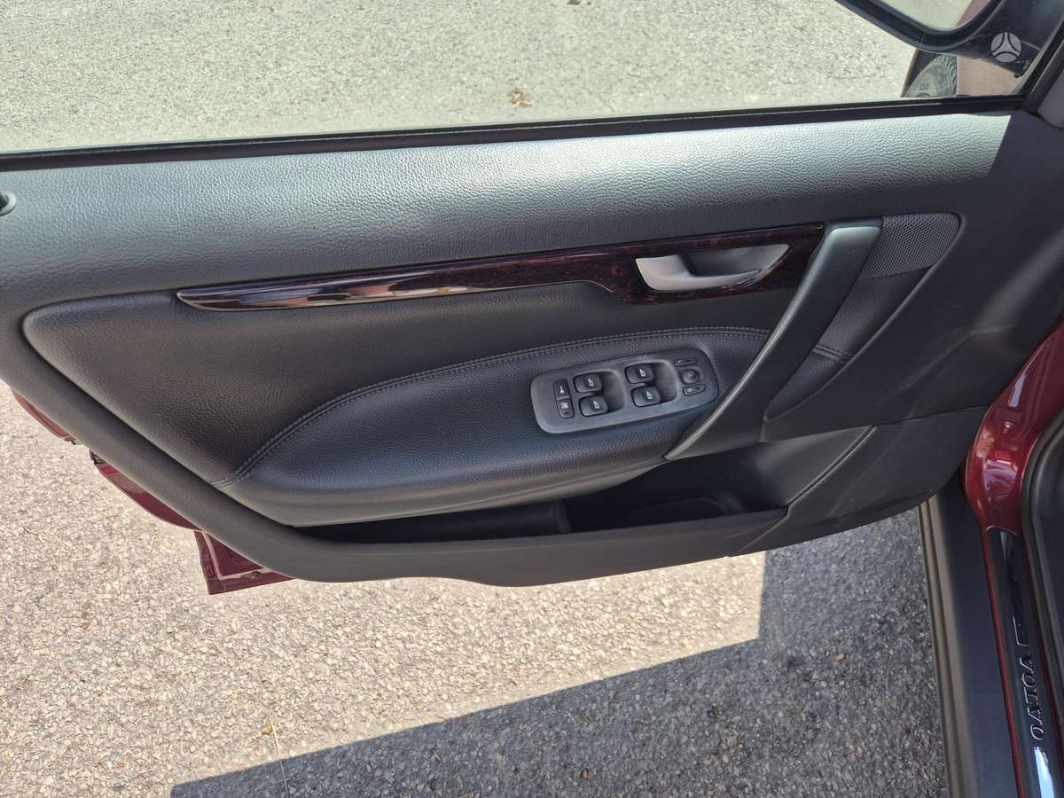 Volvo V70, 2.4 l., universalas