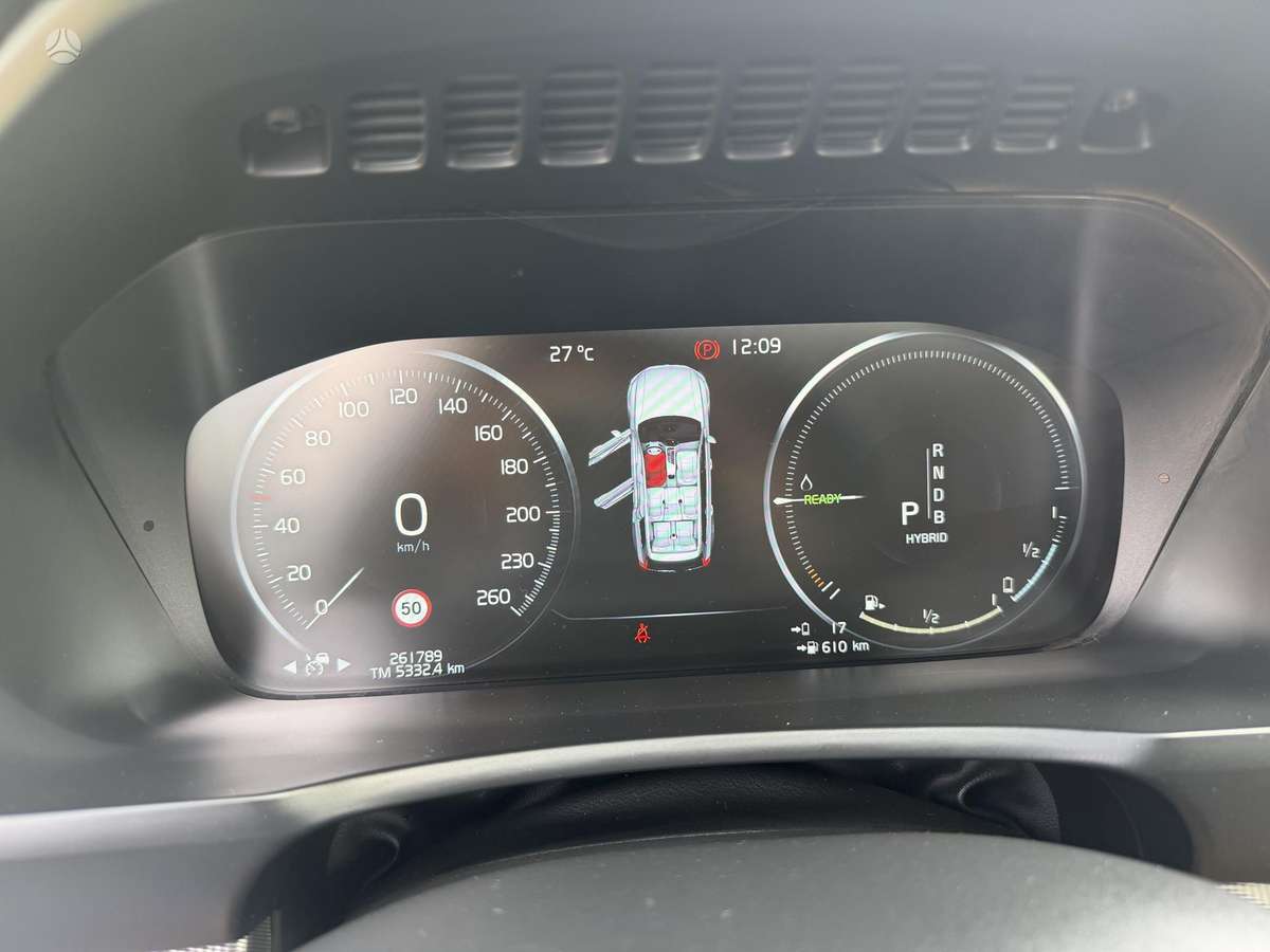 Volvo XC90 - 11