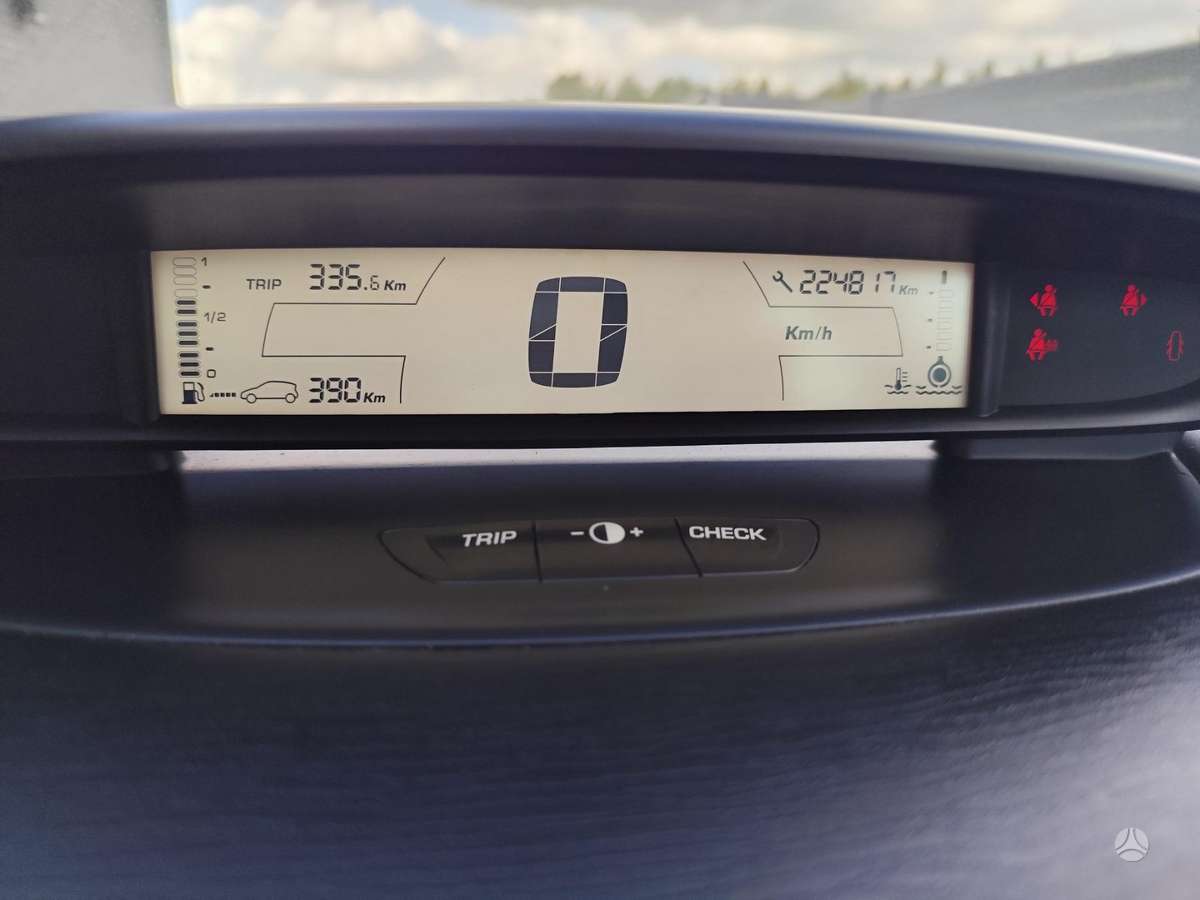 Citroen C4, 2.0 l., hatchback