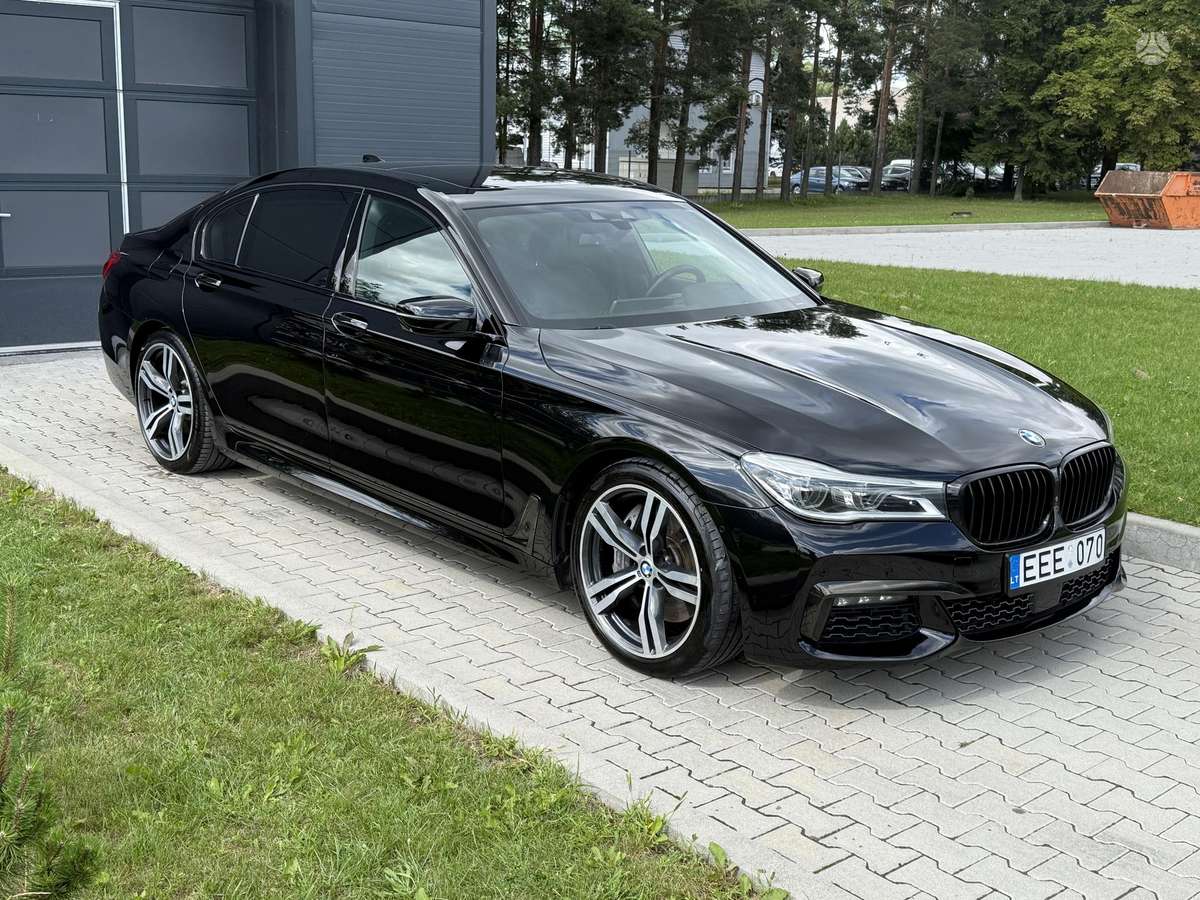 BMW 750, 4.4 l., Седан