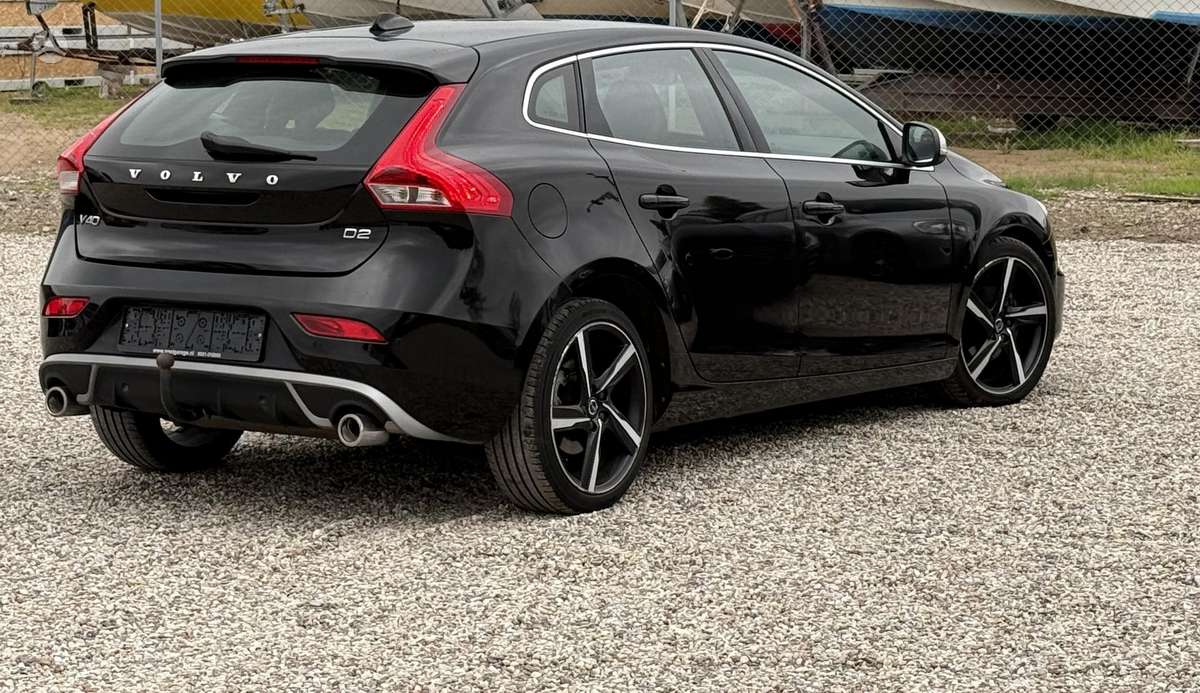 Volvo V40, 2.0 l., hatchback