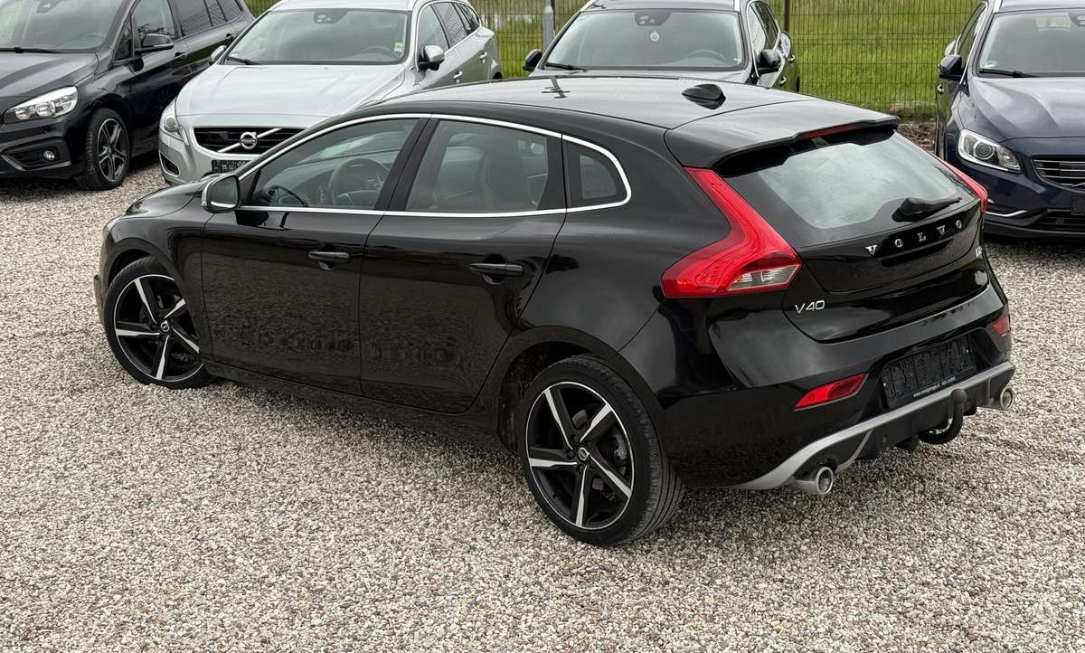 Volvo V40, 2.0 l., hatchback